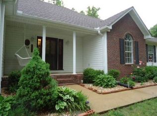 114 Countrywood Dr, Selmer, TN 38375