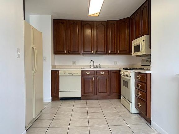 2nd image of 4246 Brentwood Ln