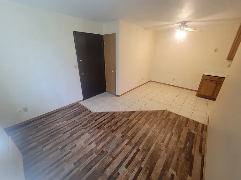 1709 La Crescent St #118 — Photo 3