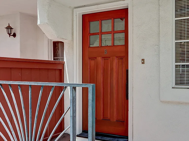 511 N Elena Ave #B — Photo 2
