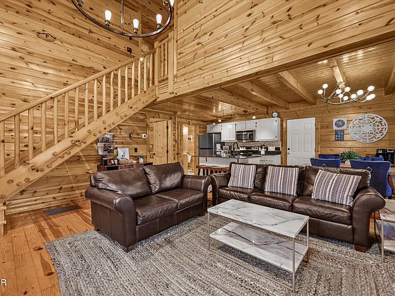 3rd image of 143 White Oak Resort Way