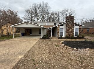 5700 Ridgetop Dr, Horn Lake, MS 38637