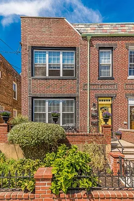 Rented by Voro New York | media 20