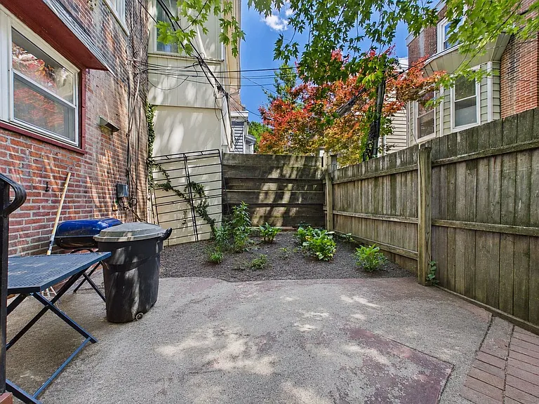 2228 Wallace St — Photo 22