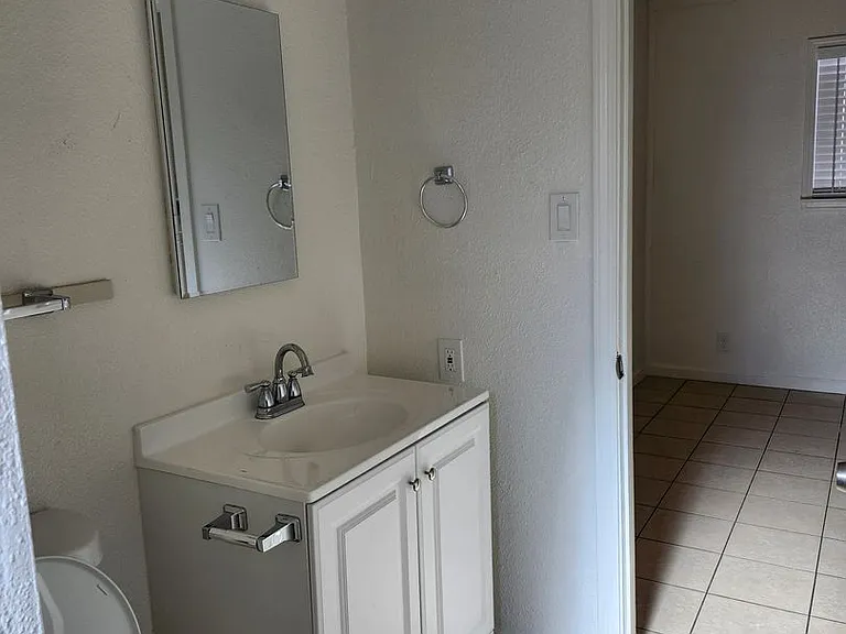 822 West Ave — Photo 12