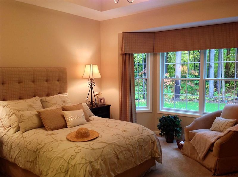 4th image of 17 DOGWOOD Drive
