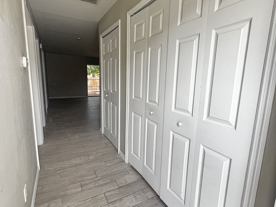 1st image of 1019 SE 11th St #11256723