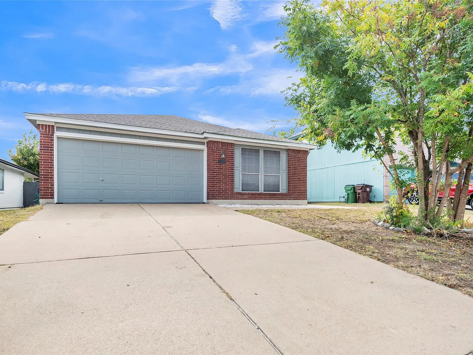 3 bed, 2.0 bath, 1006 sqft, $2,950 — Photo 2