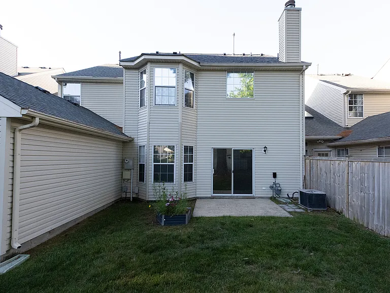 1355 Lake Dr — Photo 30