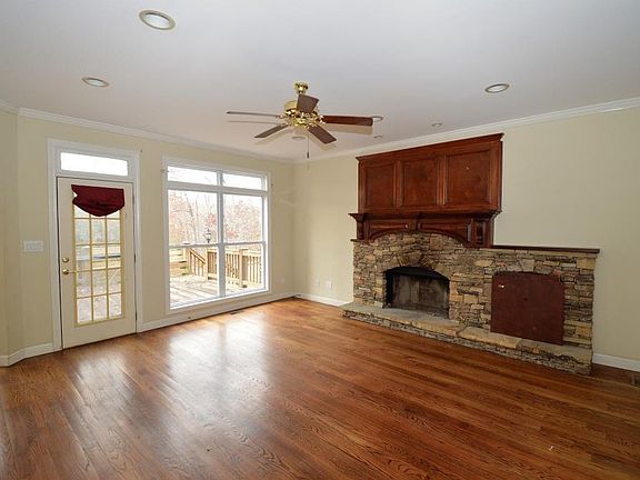 4th image of 27 Blandwood Dr