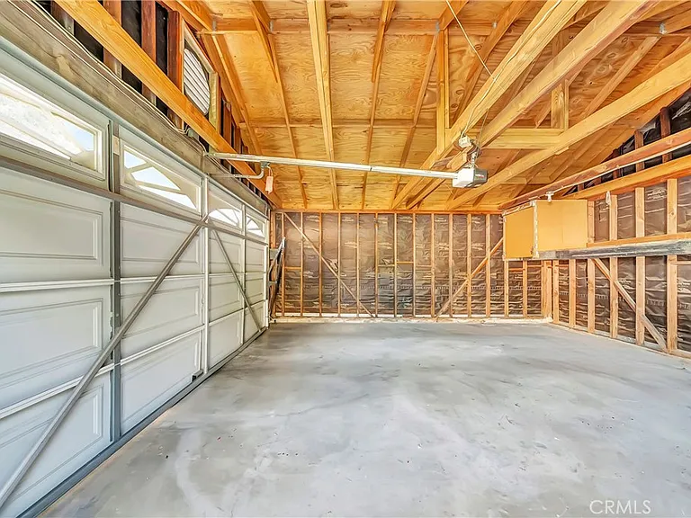 22907 Leonora Dr — Photo 34