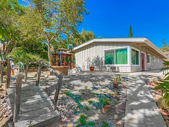 2nd image of 8128 Amelia Dr