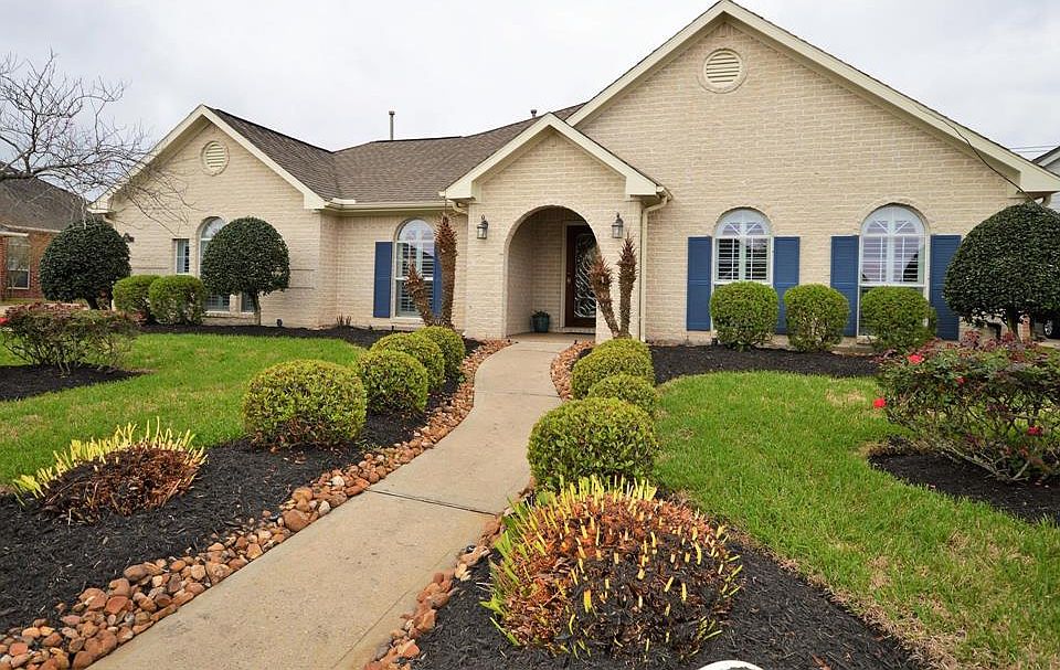 1st image of 409 Jessamine Way