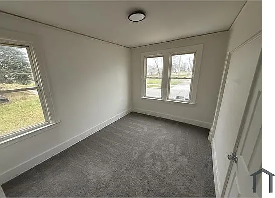 3550 Saint Clair St — Photo 5