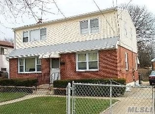 276 Siegel St, Westbury, NY 11590