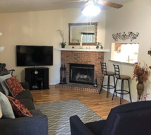 3rd image of 1543 Merry Oaks Ct