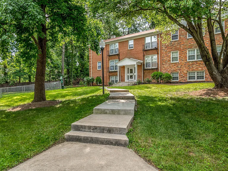 Aquahart Manor — Photo 15