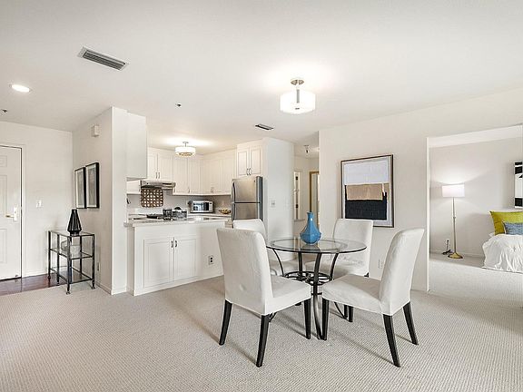 5th image of 100 Thorndale Drive #217