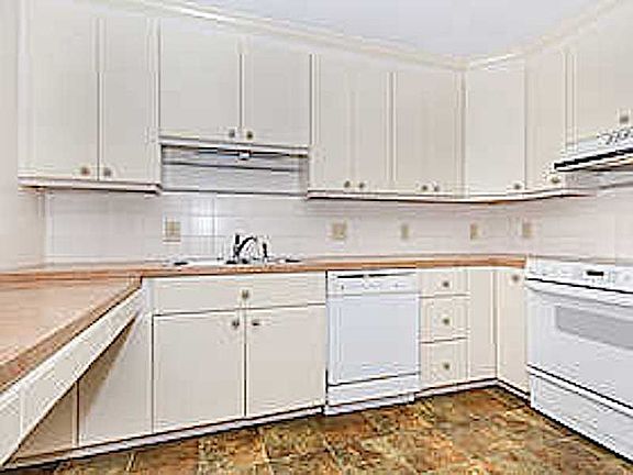 5th image of 50 Winchester St #1EE