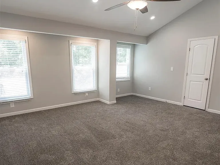 3255 Village Glen Trl — Photo 11