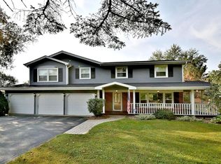 23W053 Hackberry Dr, Glen Ellyn, IL 60137