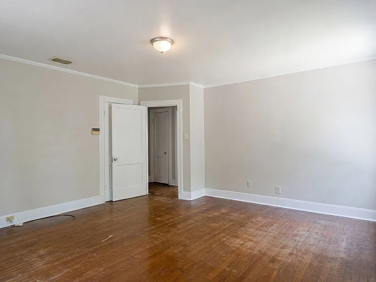 2811 Samford Ave — Photo 12