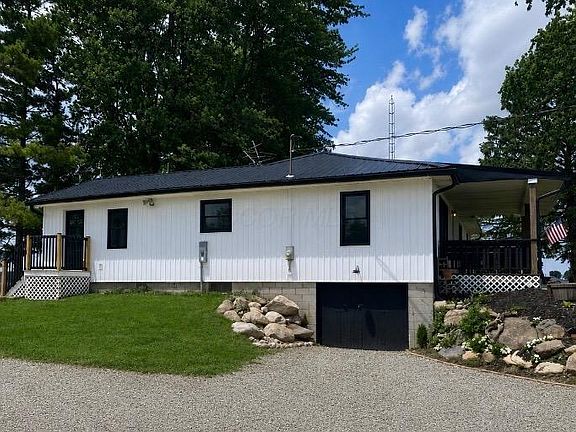2nd image of 33883 Winnemac Rd