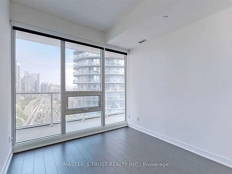 17 Bathurst St #2611 — Photo 14