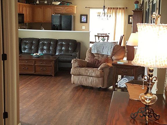 4th image of 921 Cobble Dr
