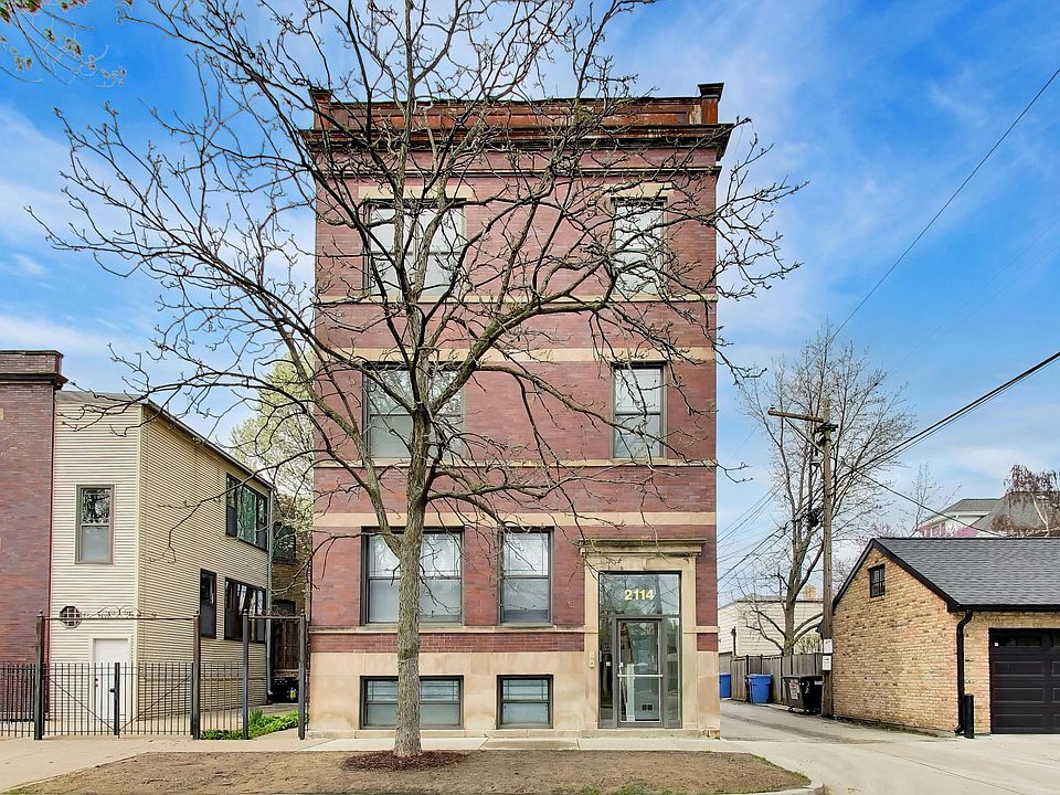 1st image of 2114 W Byron St #2