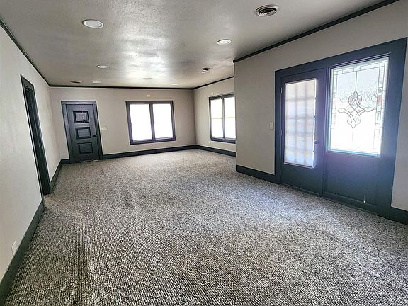 4th image of 206 W High St