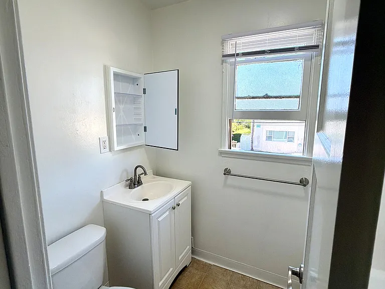 345 Walnut Ave #15 — Photo 7