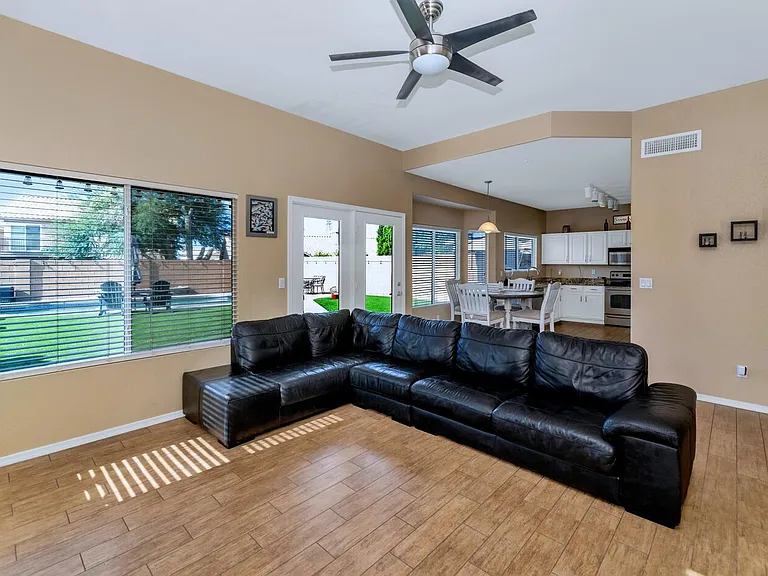 11155 E Laurel Ln — Photo 5