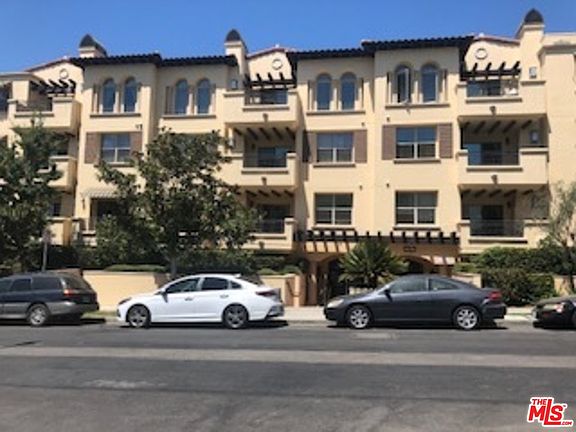 2nd image of 5037 Rosewood Ave APT 105