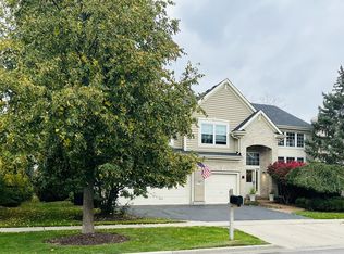 1365 Maidstone Dr, Vernon Hills, IL 60061