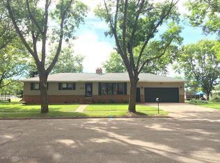 403 9th St SE, Barnesville, MN 56514
