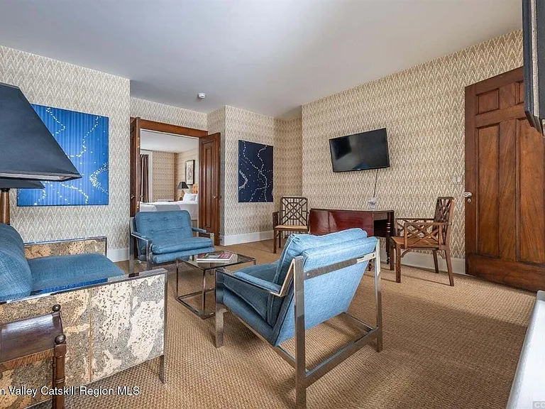 613 Warren St #1 — Photo 3