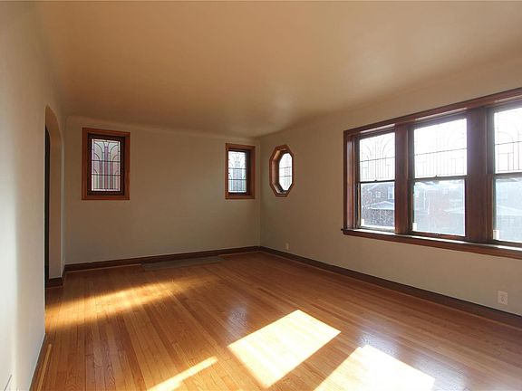 3rd image of 4145 Alma Ave