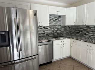 9910 W Heather Ln, Miramar, FL 33025