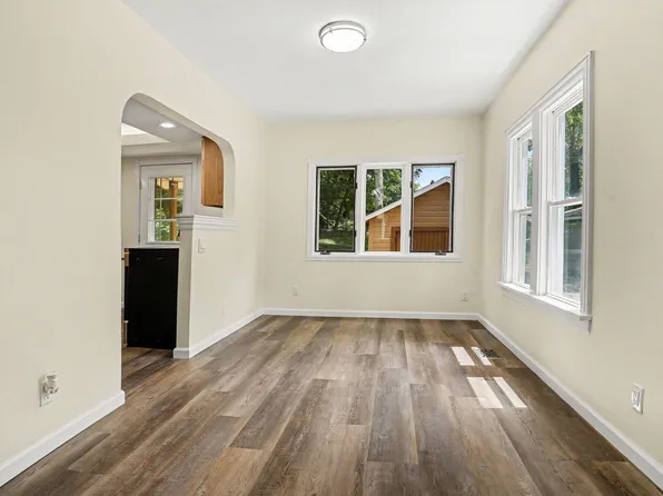 320 Trimble Ave, Kalamazoo, MI 49048