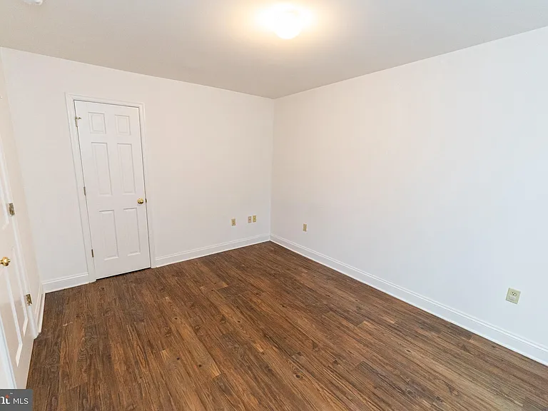 802 Travers St #4 — Photo 28