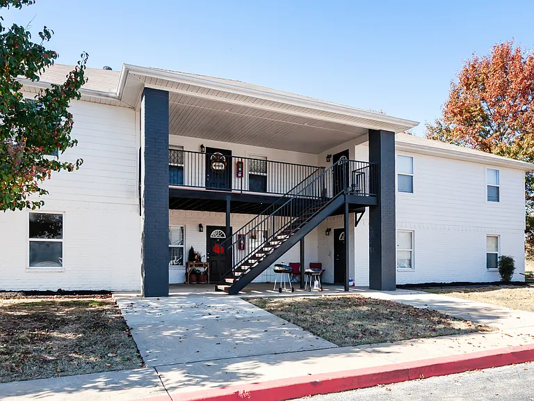 The Aviator Apartments — Photo 77
