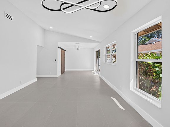 3rd image of 8279 Summerbreeze Lane