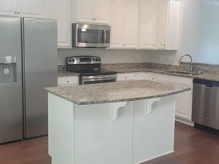 3 bed, 2.5 bath, 2000 sqft, $2,700 — Photo 4