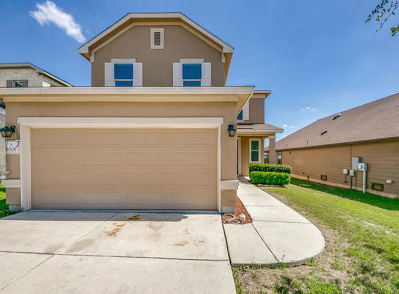 3 bed, 2.5 bath, 2245 sqft, $1,900 — Photo 1