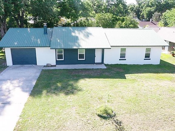 2nd image of 3732 NE 28th Ct