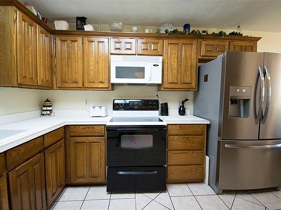 5th image of 3949 Country Meadows Cir
