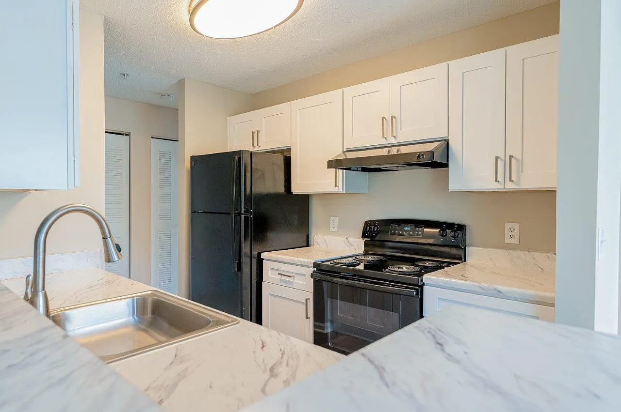Keswick Village Apartments and Townhomes — Photo 2