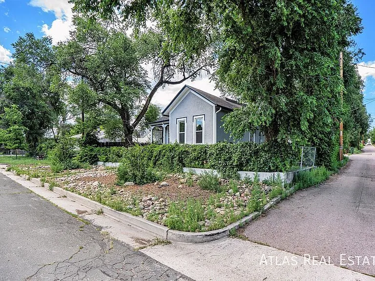 1916 E Monument St — Photo 19