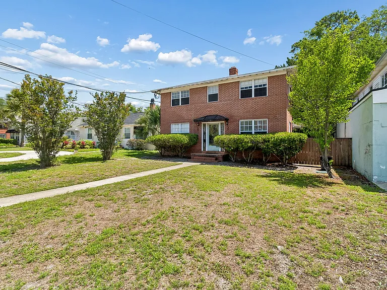 1731 Flagler Ave — Photo 4